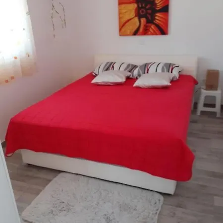Jasmina - With Balcony And Free Parking Nin