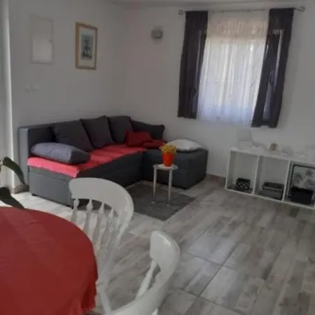 Jasmina - With Balcony And Free Parking * Nin